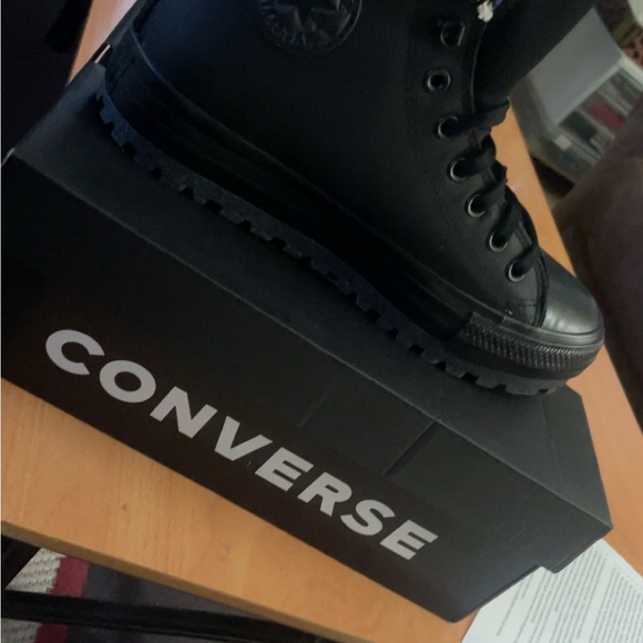 brand new never worn - Picture 2 of 2